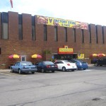 vienna-beef-factory-store-parking-lot